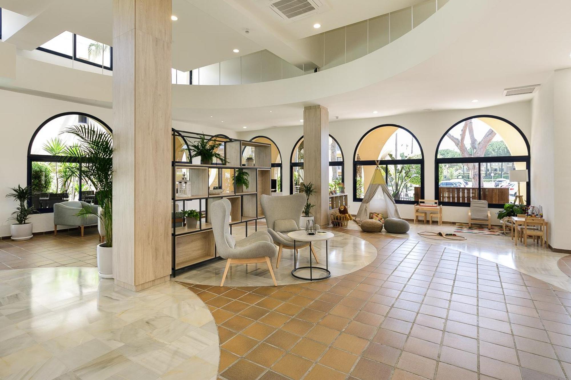 צ'יקלנה דה לה פרונטרה Sol Sancti Petri Aparthotel מראה חיצוני תמונה